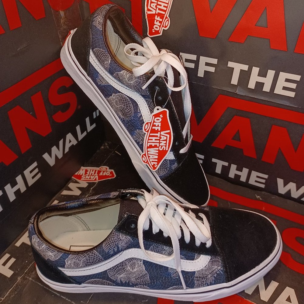 Vans Men's 4.5/Women's 6 Old Skool Wireframe Skulls VN0A3WKT9IB